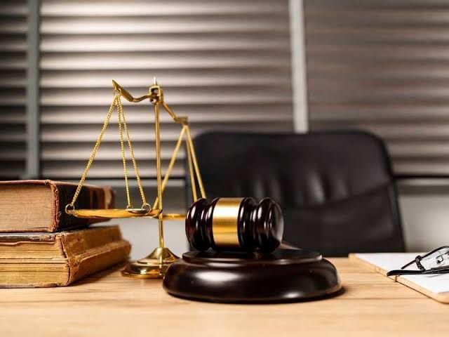 Providing legal support in areas such as civil, criminal, commercial and real estate cases